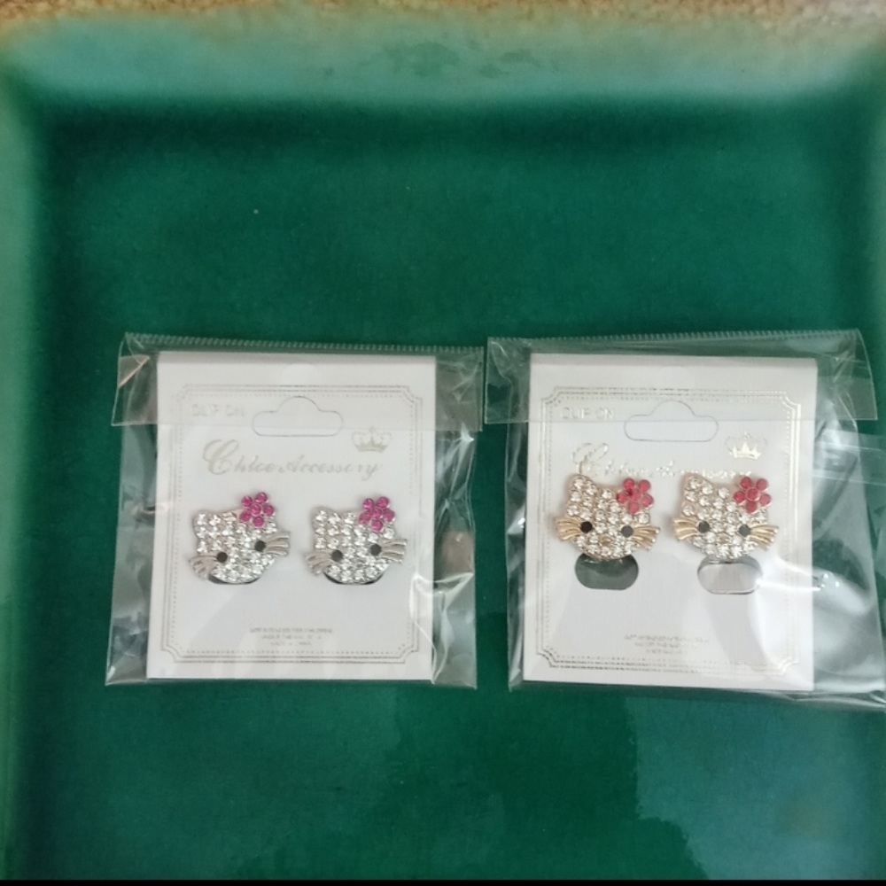 HELLO KITTY Sanrio cat fashion kitty kat hello earrings**CLIP ON** 1 pair